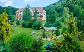 Erney Laz Hotel